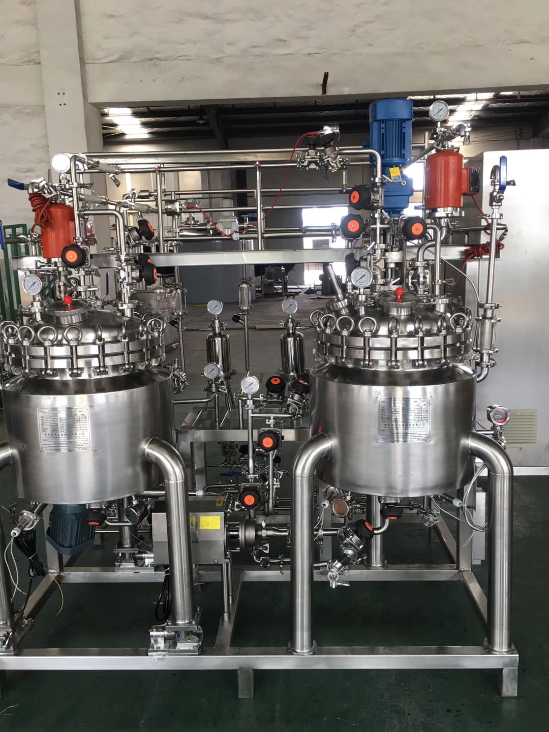 50L注射劑配液系統(tǒng)1.jpg 50L注射劑配液系統(tǒng)1.jpg