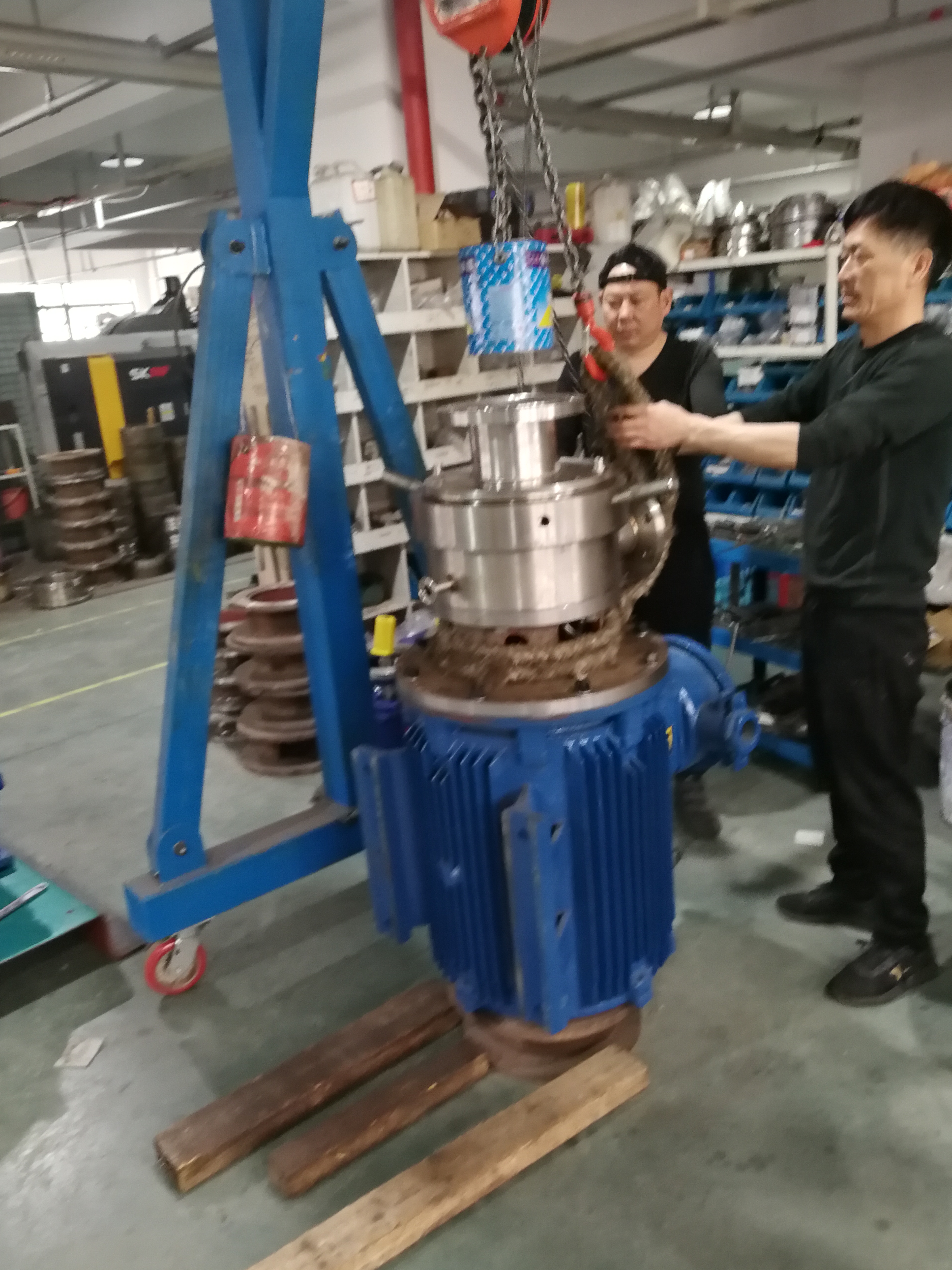 大型膠體磨研磨泵在超微粉碎技術上的突破